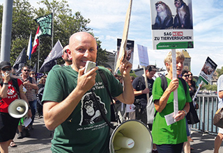 Manifestazione LSCV contro gli esperimenti sulle scimmie a Zurigo