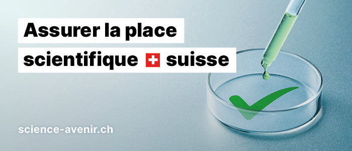 Une pipette dépose une goutte de liquide vert dans une boîte de Pétri, où se forme un crochet vert. A côté, le texte "Assurer la place scientifique suisse" En bas, l'URL www.science-avenir.ch